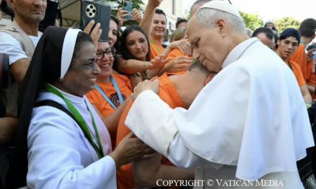 Leone XIV ad Assisi: il Vangelo non è una bandiera da sventolare contro qualcuno