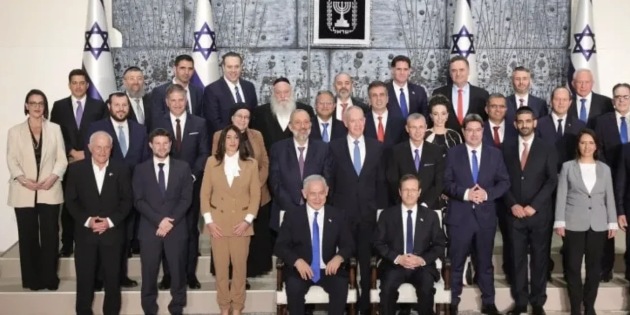 Neocon, teocon e il ritorno politico del sacro