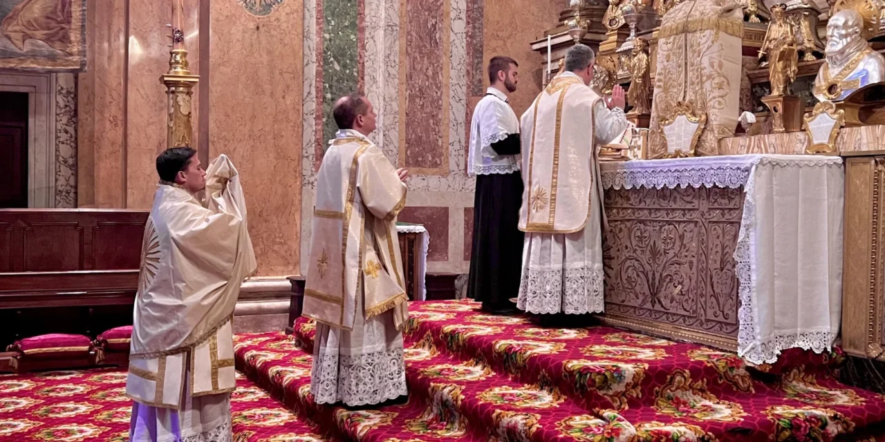 Messa tridentina, purtroppo trasformata in feticcio che divide: perché Leone XIV non tornerà indietro