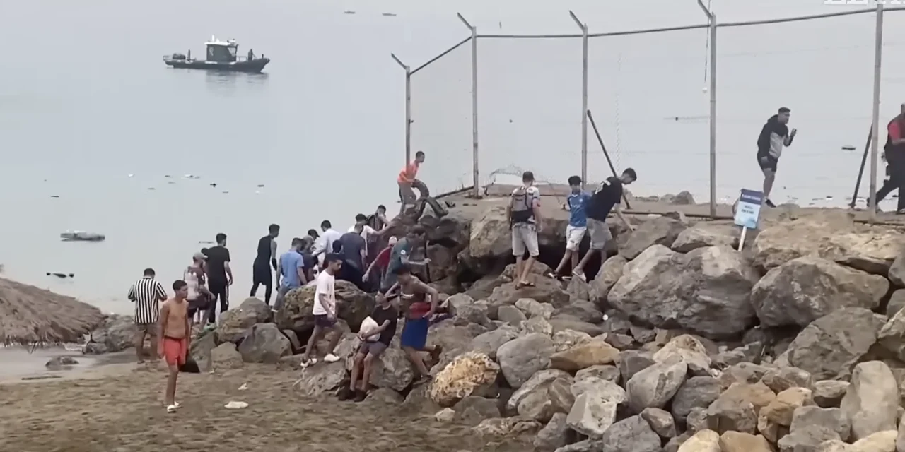 Ceuta, il falso messaggio sui social che ha scatenato l’esodo dal Marocco