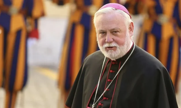 Gallagher a Mosca, la diplomazia di Leone XIV rompe il silenzio delle armi