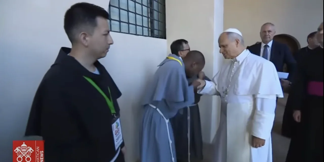 Leone XIV contro la religione del fare: senza preghiera l’uomo perde l’anima
