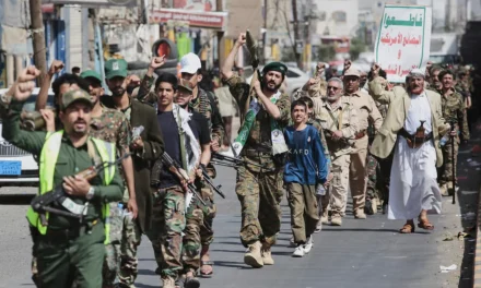 Bab el-Mandeb, gli Houthi stringono la morsa sul Mar Rosso: l’Arabia Saudita valuta la risposta militare