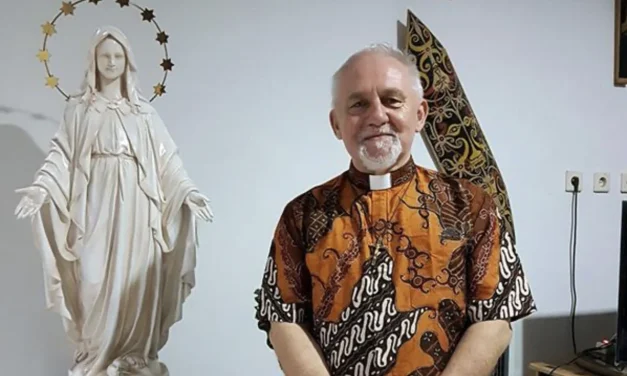 Turkmenistan, una tazza di tè e il Vangelo: così è rinata la Chiesa cattolica nel cuore dell’Asia