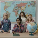 La scuola non è un ufficio passaporti: quando l’integrazione diventa una conta degli stranieri