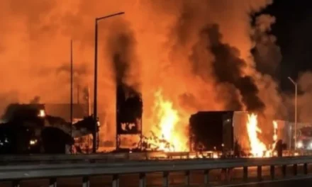Ucraina, il treno colpito al confine polacco e la pace delle «24 ore» di Trump che non arrivò mai